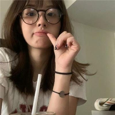 退隐后三个美女住我家